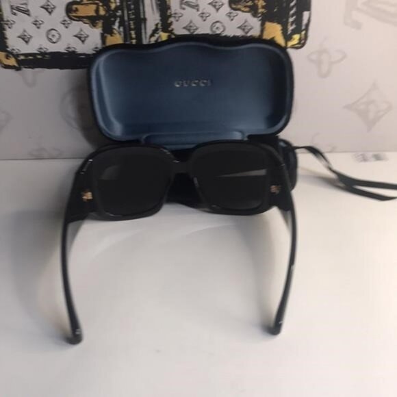 New Authentic Gucci Black Oversized Sunglasses GG1402s 001 - Picture 11 of 12